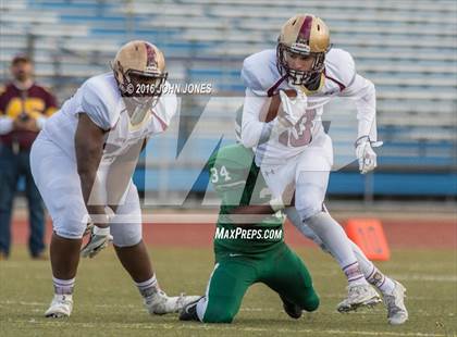 Thumbnail 3 in Holy Trinity vs. Iona Prep (NYCHSFL Class AA Final) photogallery.