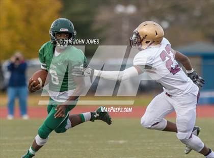 Thumbnail 3 in Holy Trinity vs. Iona Prep (NYCHSFL Class AA Final) photogallery.