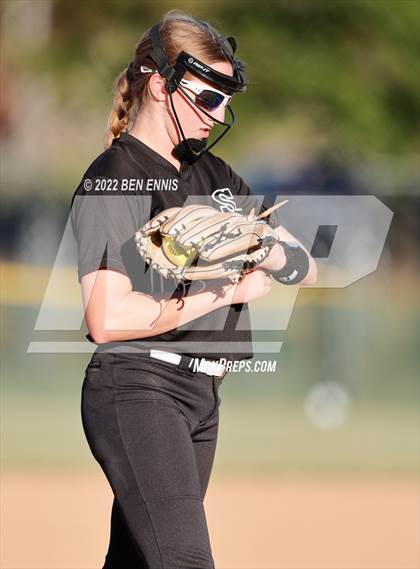 Thumbnail 3 in South Effingham vs Lassiter (GHSA 6A State Tournament) photogallery.