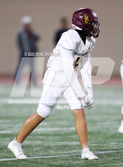 Thumbnail 1 in Valley Christian vs Village Christian photogallery.