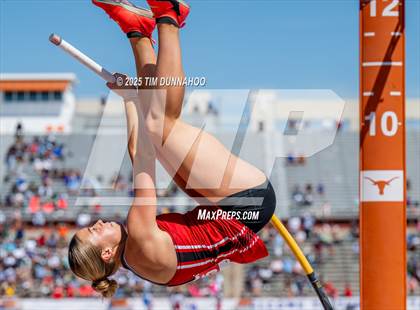 Thumbnail 1 in UIL 6A Girls Track & Field Finals photogallery.