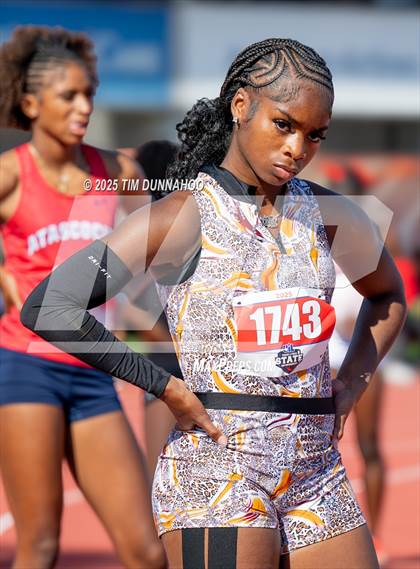 Thumbnail 3 in UIL 6A Girls Track & Field Finals photogallery.