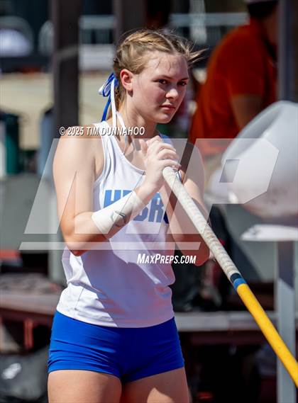 Thumbnail 2 in UIL 6A Girls Track & Field Finals photogallery.