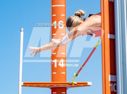 Thumbnail 1 in UIL 6A Girls Track & Field Finals photogallery.