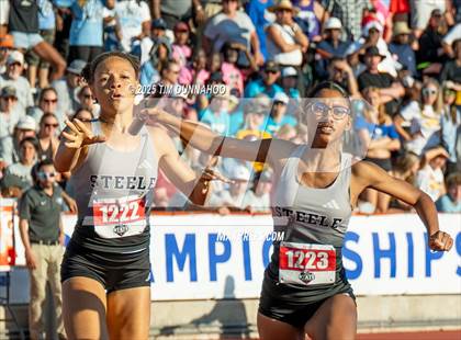 Thumbnail 3 in UIL 6A Girls Track & Field Finals photogallery.