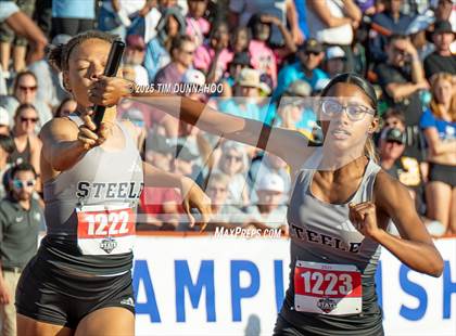 Thumbnail 2 in UIL 6A Girls Track & Field Finals photogallery.