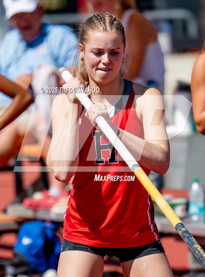 Thumbnail 1 in UIL 6A Girls Track & Field Finals photogallery.