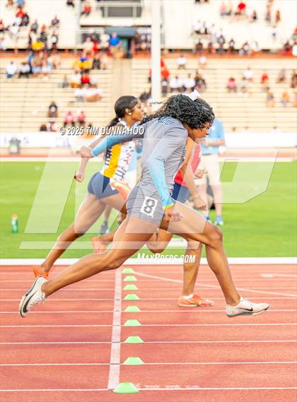 Thumbnail 3 in UIL 6A Girls Track & Field Finals photogallery.