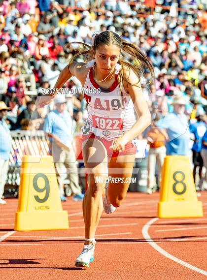 Thumbnail 2 in UIL 6A Girls Track & Field Finals photogallery.