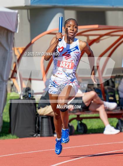 Thumbnail 3 in UIL 6A Girls Track & Field Finals photogallery.