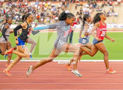 Thumbnail 1 in UIL 6A Girls Track & Field Finals photogallery.