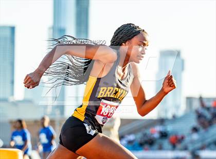 Thumbnail 1 in UIL 6A Girls Track & Field Finals photogallery.