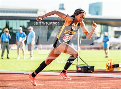 Thumbnail 3 in UIL 6A Girls Track & Field Finals photogallery.