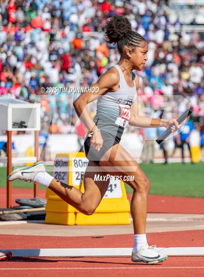 Thumbnail 1 in UIL 6A Girls Track & Field Finals photogallery.