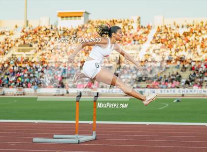 Thumbnail 1 in UIL 6A Girls Track & Field Finals photogallery.