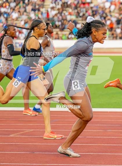 Thumbnail 3 in UIL 6A Girls Track & Field Finals photogallery.
