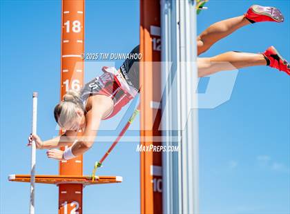 Thumbnail 3 in UIL 6A Girls Track & Field Finals photogallery.