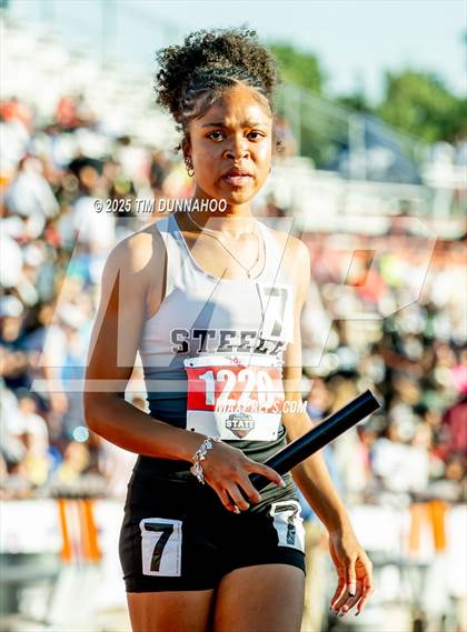 Thumbnail 3 in UIL 6A Girls Track & Field Finals photogallery.