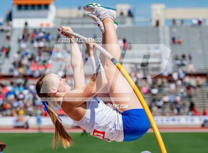 Thumbnail 1 in UIL 6A Girls Track & Field Finals photogallery.