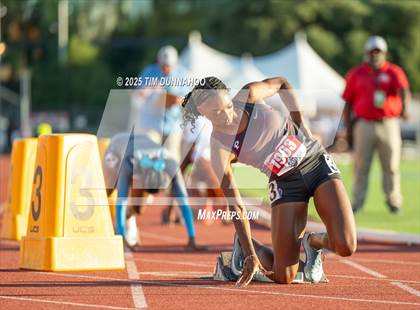 Thumbnail 2 in UIL 6A Girls Track & Field Finals photogallery.