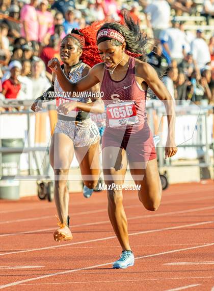 Thumbnail 1 in UIL 6A Girls Track & Field Finals photogallery.