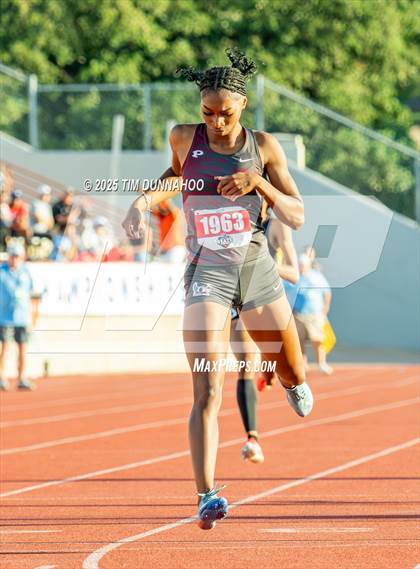 Thumbnail 1 in UIL 6A Girls Track & Field Finals photogallery.