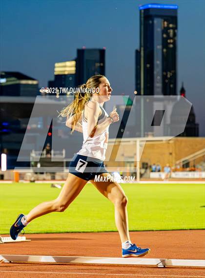 Thumbnail 3 in UIL 6A Girls Track & Field Finals photogallery.