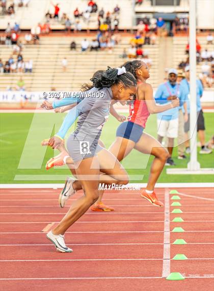 Thumbnail 2 in UIL 6A Girls Track & Field Finals photogallery.
