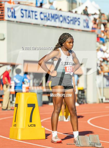 Thumbnail 2 in UIL 6A Girls Track & Field Finals photogallery.