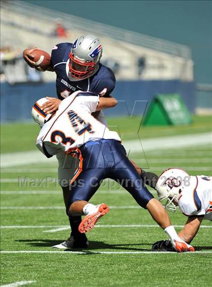 Thumbnail 1 in Eastside Catholic vs. Eisenhower (Emerald City Kickoff Classic) photogallery.