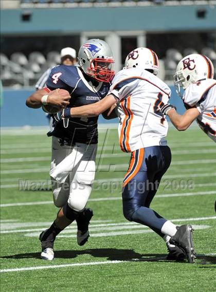 Thumbnail 1 in Eastside Catholic vs. Eisenhower (Emerald City Kickoff Classic) photogallery.