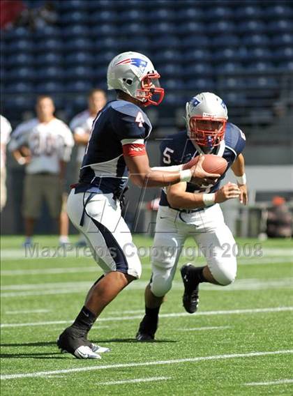 Thumbnail 1 in Eastside Catholic vs. Eisenhower (Emerald City Kickoff Classic) photogallery.