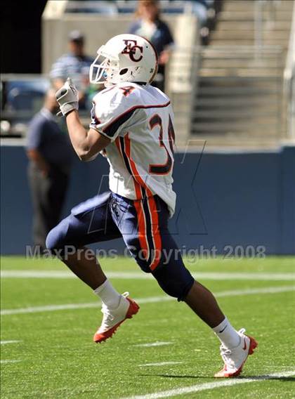 Thumbnail 1 in Eastside Catholic vs. Eisenhower (Emerald City Kickoff Classic) photogallery.