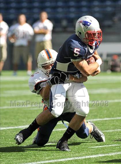 Thumbnail 3 in Eastside Catholic vs. Eisenhower (Emerald City Kickoff Classic) photogallery.