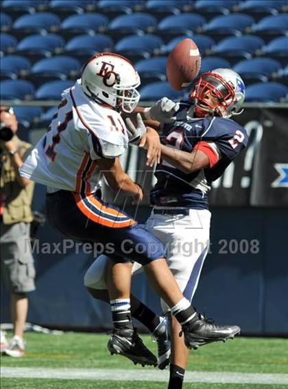 Thumbnail 2 in Eastside Catholic vs. Eisenhower (Emerald City Kickoff Classic) photogallery.