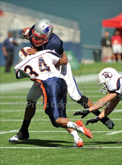 Thumbnail 3 in Eastside Catholic vs. Eisenhower (Emerald City Kickoff Classic) photogallery.
