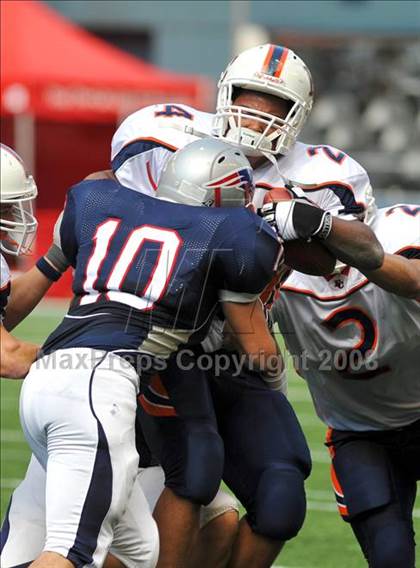 Thumbnail 1 in Eastside Catholic vs. Eisenhower (Emerald City Kickoff Classic) photogallery.