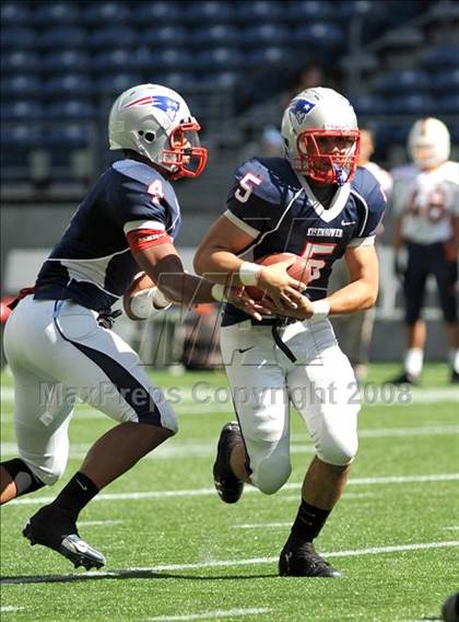 Thumbnail 3 in Eastside Catholic vs. Eisenhower (Emerald City Kickoff Classic) photogallery.