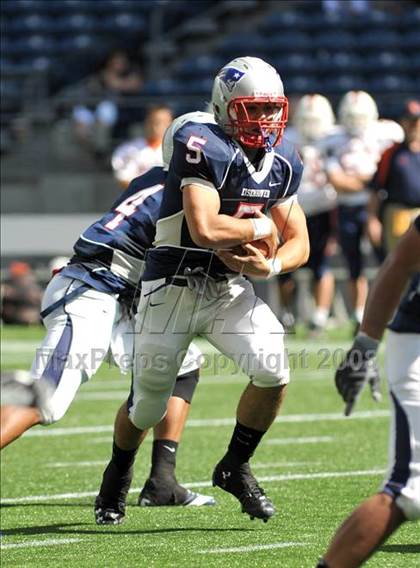 Thumbnail 2 in Eastside Catholic vs. Eisenhower (Emerald City Kickoff Classic) photogallery.