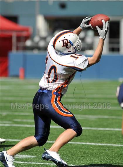 Thumbnail 3 in Eastside Catholic vs. Eisenhower (Emerald City Kickoff Classic) photogallery.