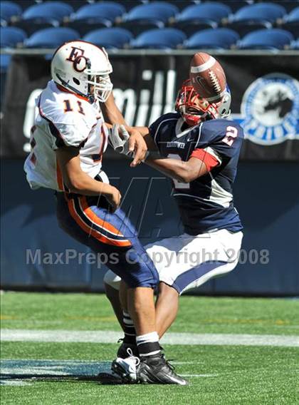 Thumbnail 3 in Eastside Catholic vs. Eisenhower (Emerald City Kickoff Classic) photogallery.
