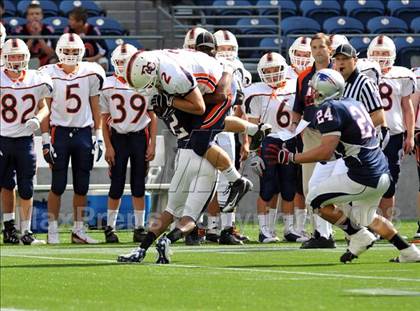Thumbnail 3 in Eastside Catholic vs. Eisenhower (Emerald City Kickoff Classic) photogallery.