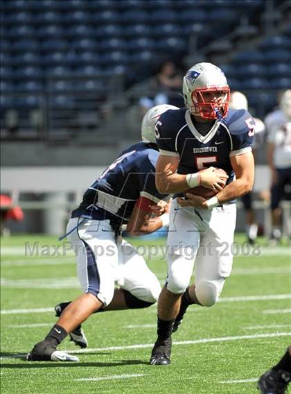 Thumbnail 1 in Eastside Catholic vs. Eisenhower (Emerald City Kickoff Classic) photogallery.