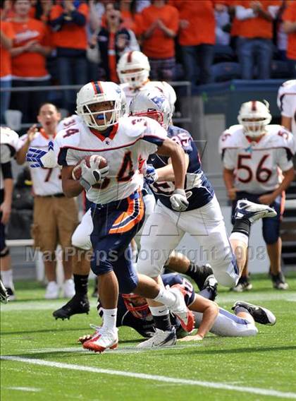 Thumbnail 1 in Eastside Catholic vs. Eisenhower (Emerald City Kickoff Classic) photogallery.