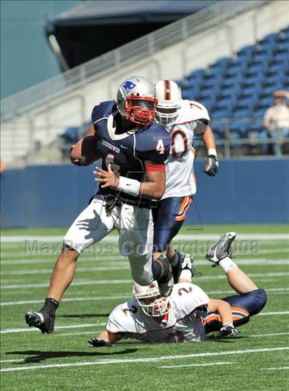 Thumbnail 1 in Eastside Catholic vs. Eisenhower (Emerald City Kickoff Classic) photogallery.