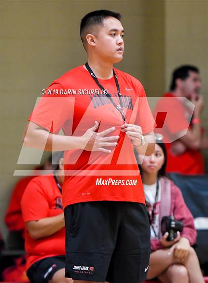 Thumbnail 3 in James Logan vs. Harpeth Hall (NIKE Tournament of Champions) photogallery.