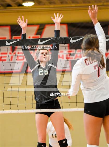 Thumbnail 3 in James Logan vs. Harpeth Hall (NIKE Tournament of Champions) photogallery.