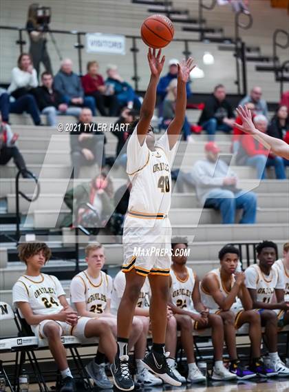 Thumbnail 1 in Center Grove @ Avon photogallery.