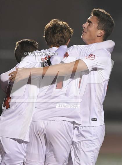 Thumbnail 2 in Palos Verdes vs. Clovis (West Coast Showcase) photogallery.