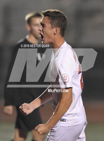 Thumbnail 3 in Palos Verdes vs. Clovis (West Coast Showcase) photogallery.
